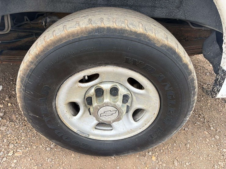 2005-chevrolet-express-3500-image-8