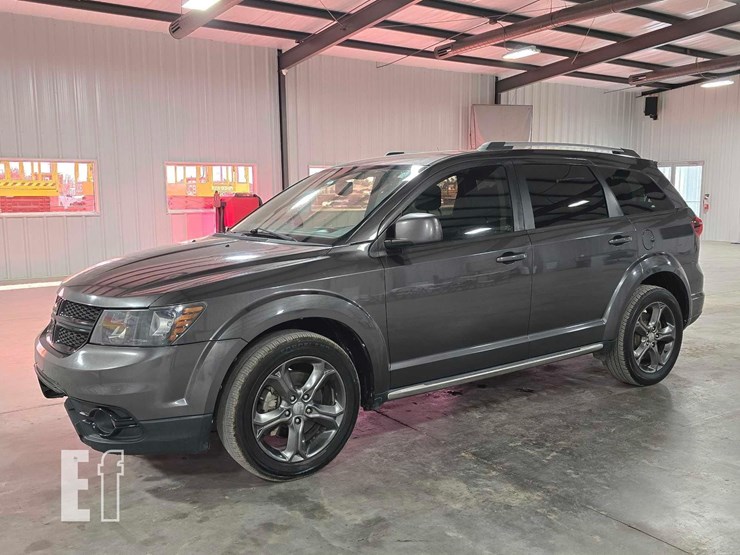 2015-dodge-journey-image-1