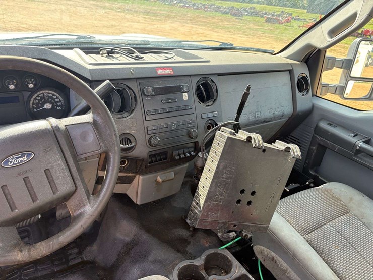 2011-ford-f450-image-12