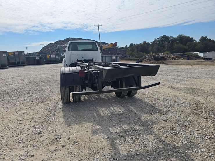 2004-ford-f650-image-17