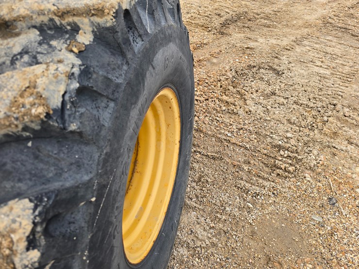 1993-deere-710d-image-55