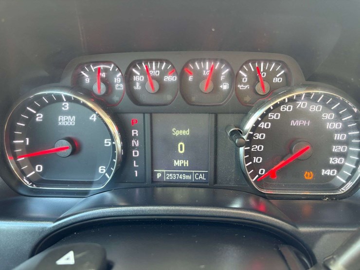 2019-chevrolet-2500-image-27