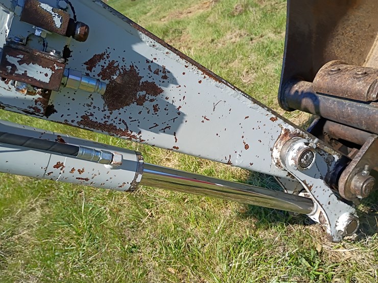 2011-takeuchi-tb285-image-111