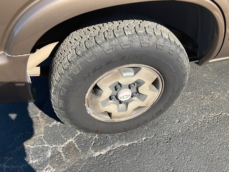 2004-chevrolet-blazer-image-7