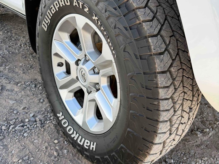 2015-toyota-4-runner-image-4