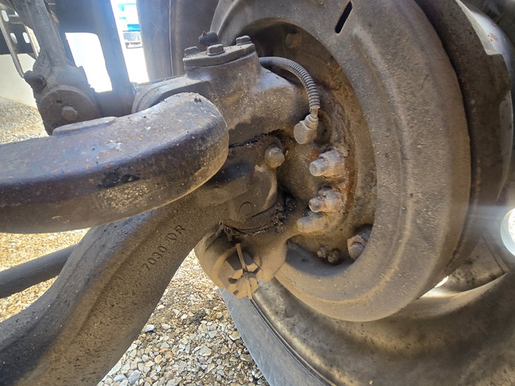 1996-peterbilt-377-image-42