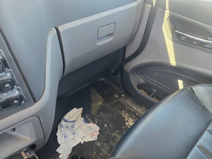 2016-peterbilt-579-image-53