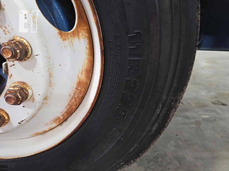 2004-peterbilt-378-image-30