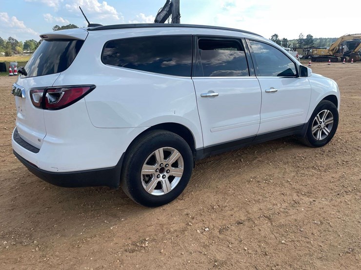 2017-chevrolet-traverse-image-3