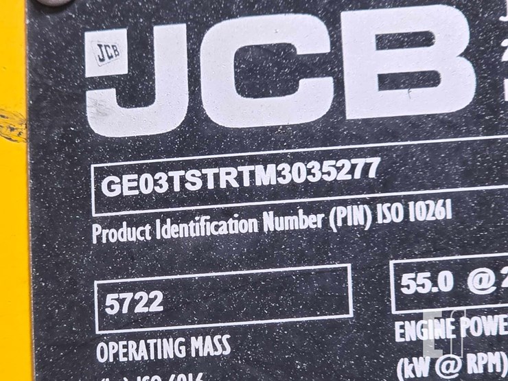 2021-jcb-3ts-8t-image-35