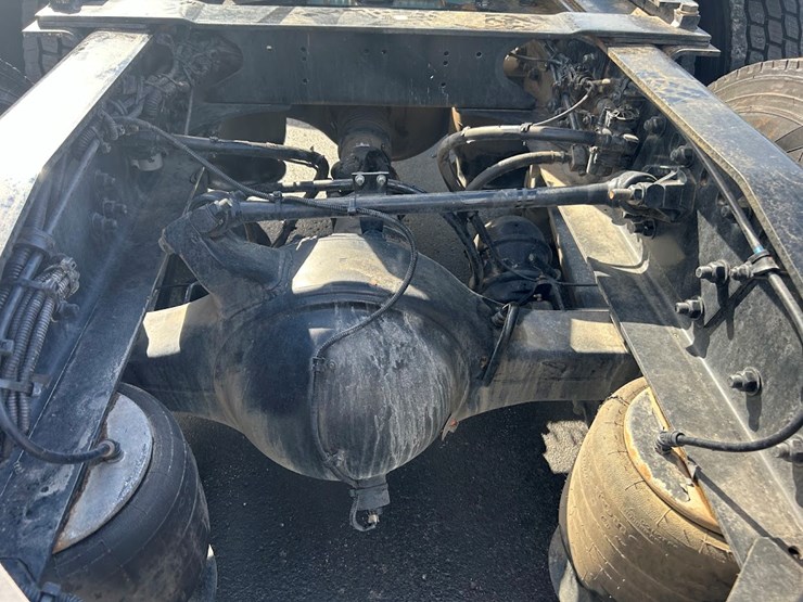 2022-western-star-4900-image-26