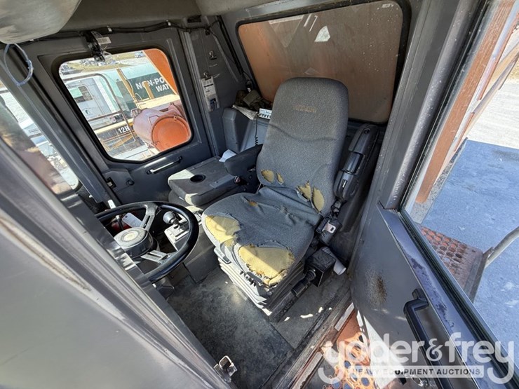 2006-hitachi-eh750-3-image-22