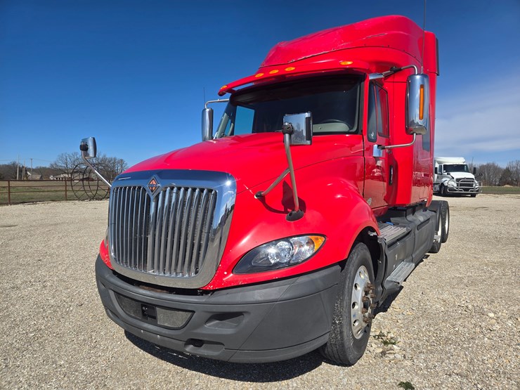 2014-international-prostar-image-1