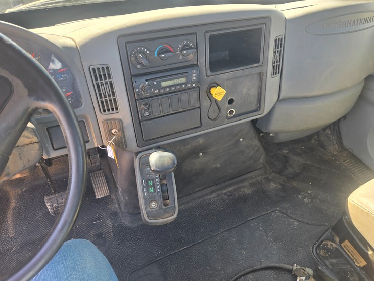 2007-international-durastar-4300-image-51