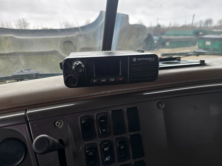 #22591-•-2007-mack-cv713-granite-roll-off-truck-image-58