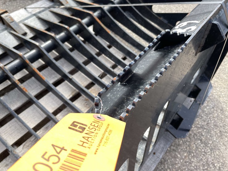 #7054-•-unused-heavy-duty-68"-skid-steer-rock-bucket-(o9)-image-11