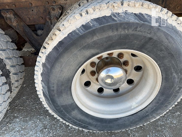 2005-kenworth-t800-image-16