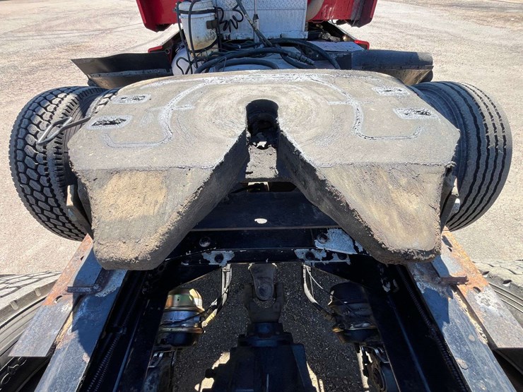 2012-peterbilt-386-image-25