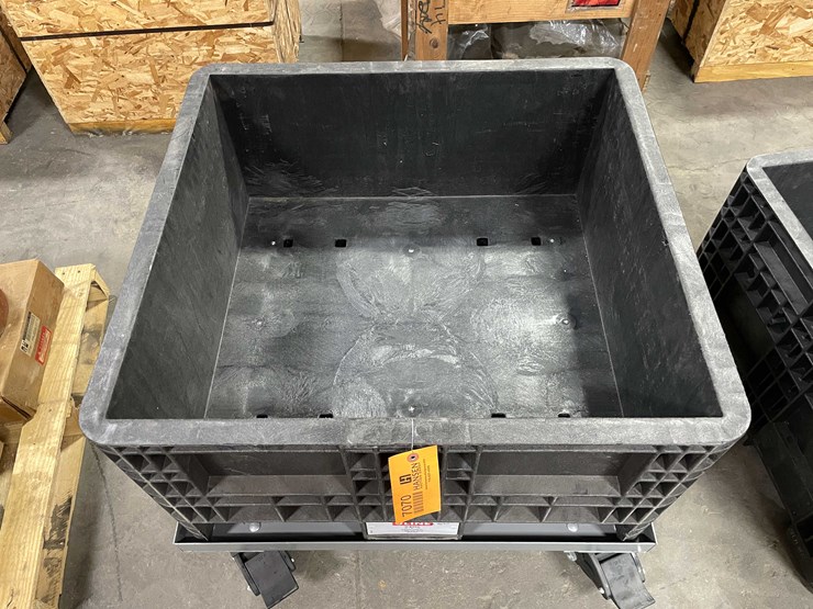 #7070-•-bulk-container-and-dolly-(f)-image-4