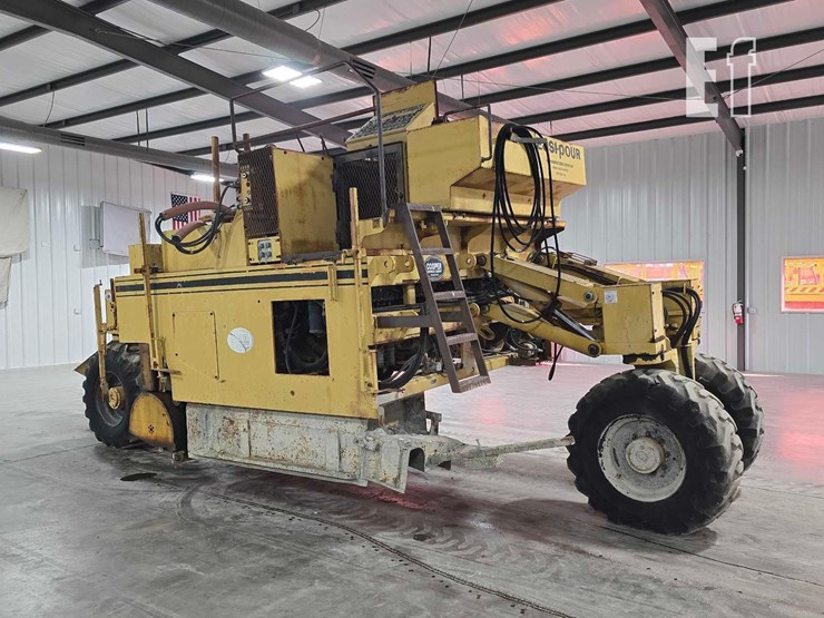 easi-pour compact curb-&-gutter-paver-image-4