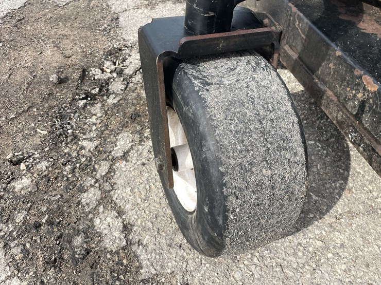 cub-cadet-tank-m72-image-16