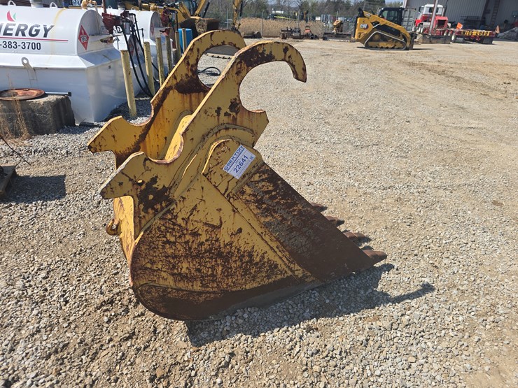 caterpillar-30-image-4