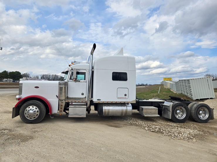 2000-peterbilt-379-image-7