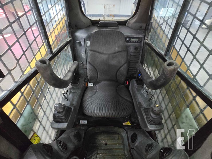 2020-caterpillar-289d3-image-12