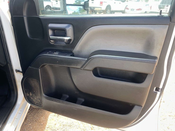 2015-chevrolet-silverado-3500-image-17