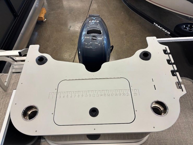 2025-g3-suncatcher-select-18f-pontoon-image-29