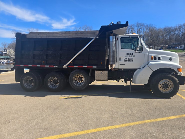 2001-sterling-l9500-image-16