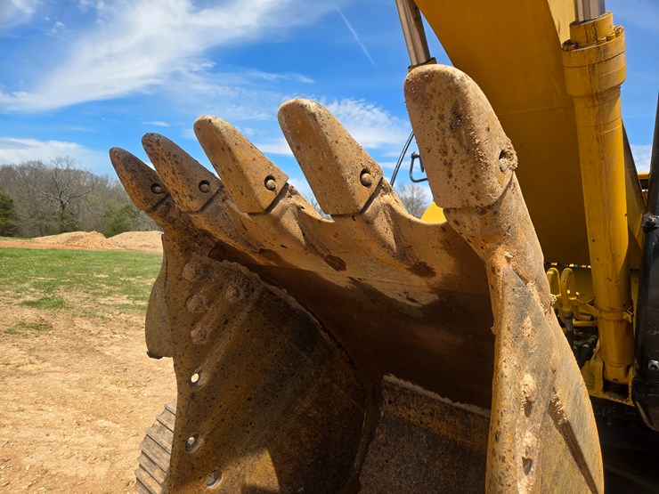 2003-caterpillar-320c-image-95