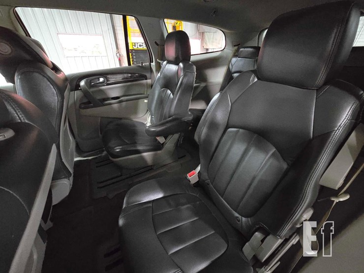 2016-buick-enclave-image-16