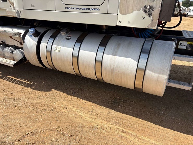 2013-mack-pinnacle-cxu613-image-34