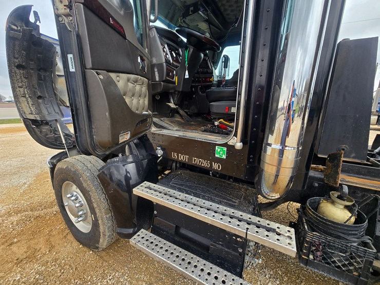 2014-kenworth-t660-image-73