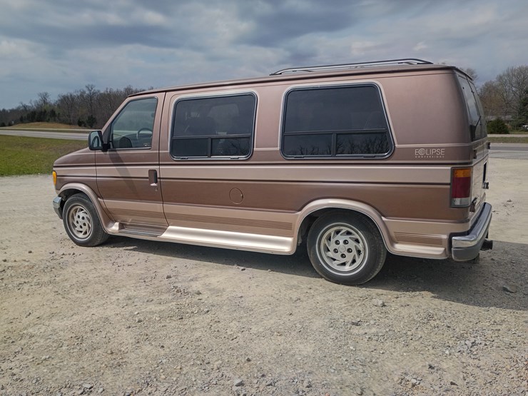 1992-ford-e150-image-4