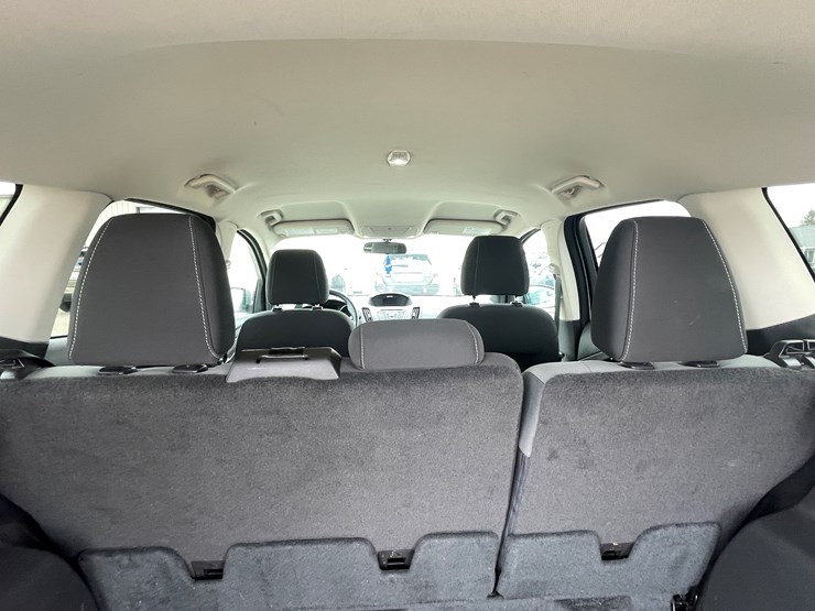 2015-ford-escape-image-32