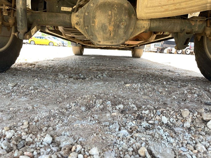 2019-chevrolet-silverado-1500-image-24