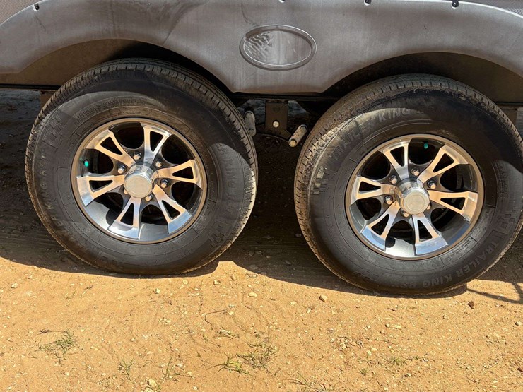 2020-coleman-dutchman-travel-trailer-image-26