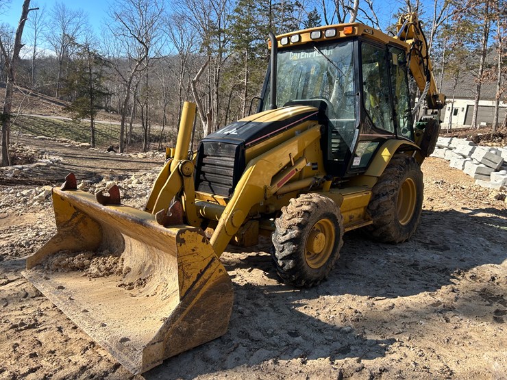 2005-caterpillar-420d-image-1