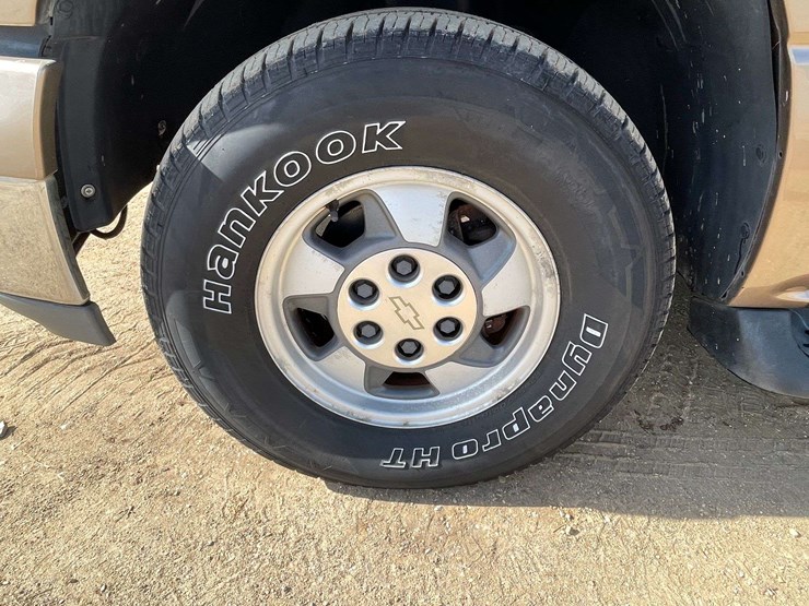 2003-chevrolet-tahoe-lt-image-19