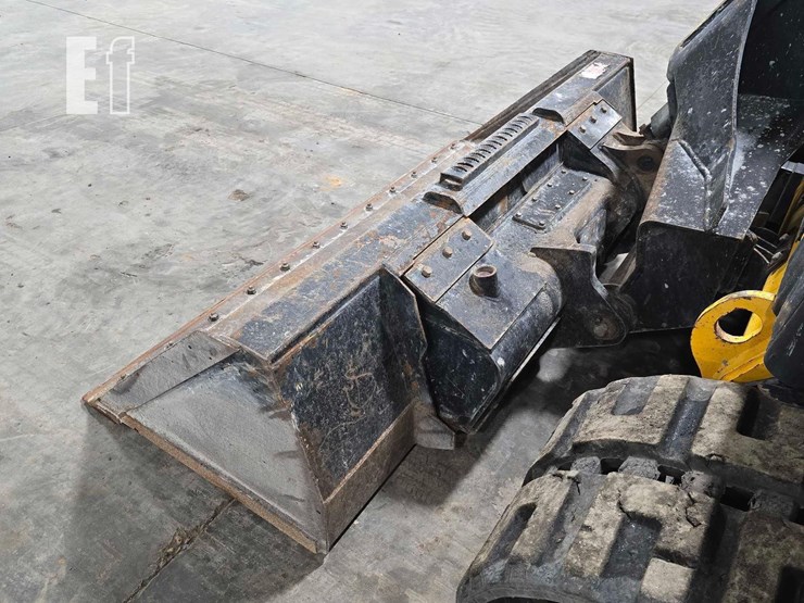 2021-jcb-3ts-8t-image-12