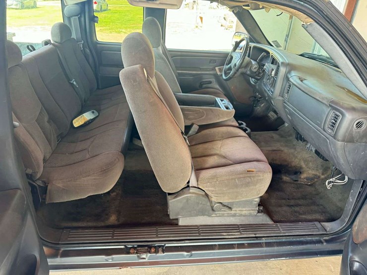 2006-chevrolet-1500-image-17