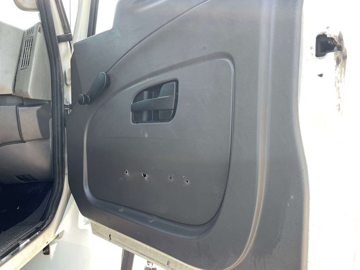 2013-international-durastar-4300-image-18