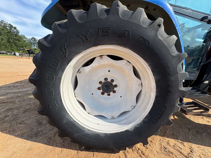 new-holland-7635-image-30