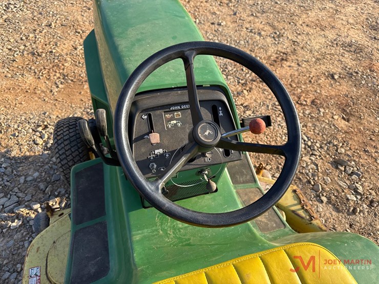 john-deere-318-image-13