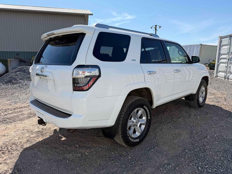 2015-toyota-4-runner-image-7