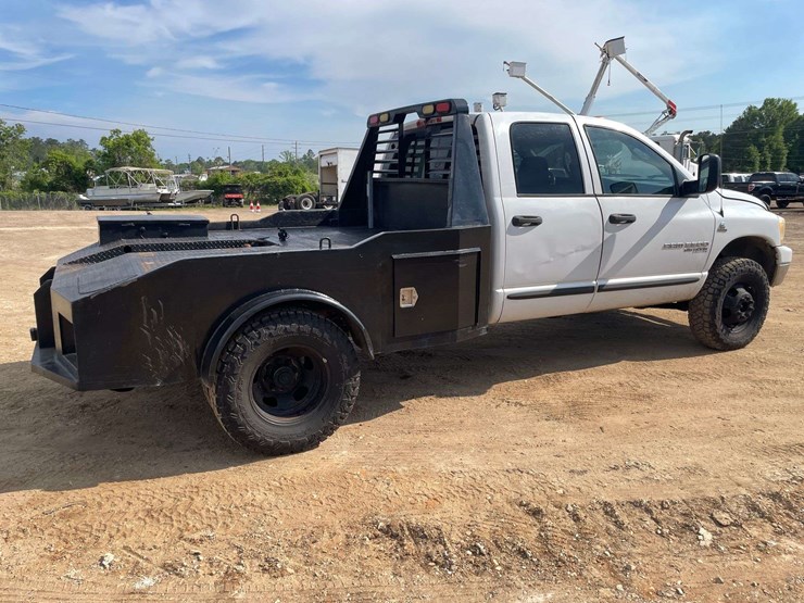 2006-dodge-ram-3500-image-3