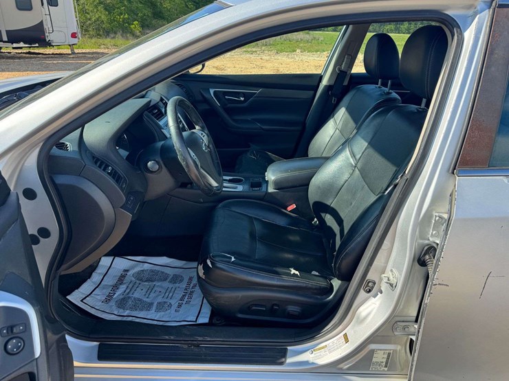 2018-nissan-altima-sl-4-door-sedan-(193,505-miles)-image-10