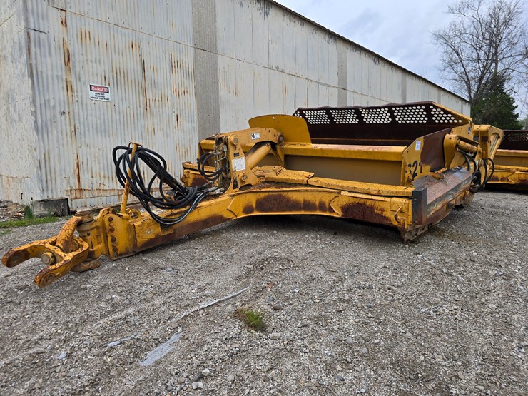 2006-deere-1812c-image-2